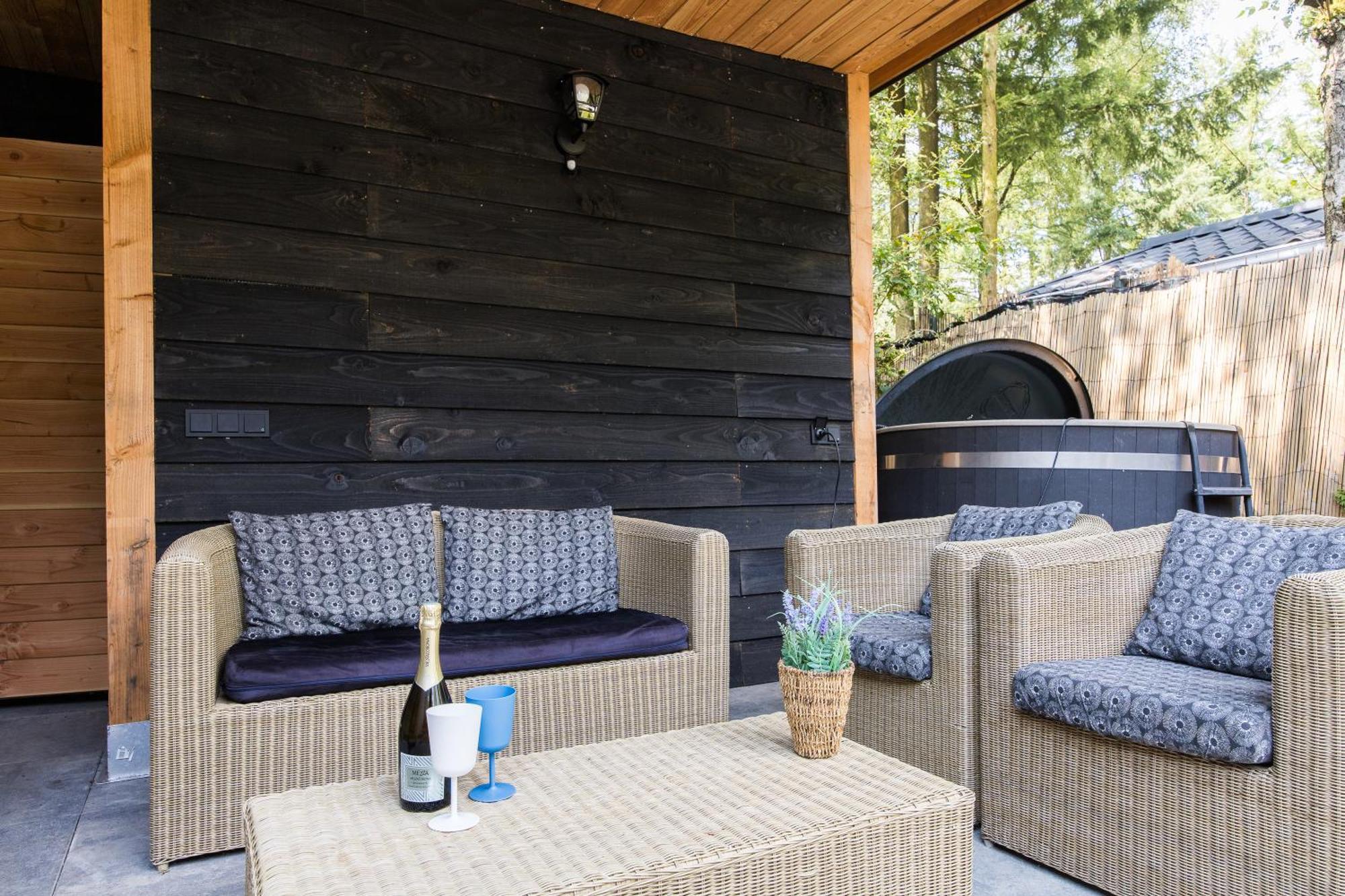 Veluwe Hoenderloo Luxury Chalet With Private Sauna And Hot Tub - Swimming Pool Tennis Court Supermarket Bowling Alley Theatre And Entertainment For Children Экстерьер фото
